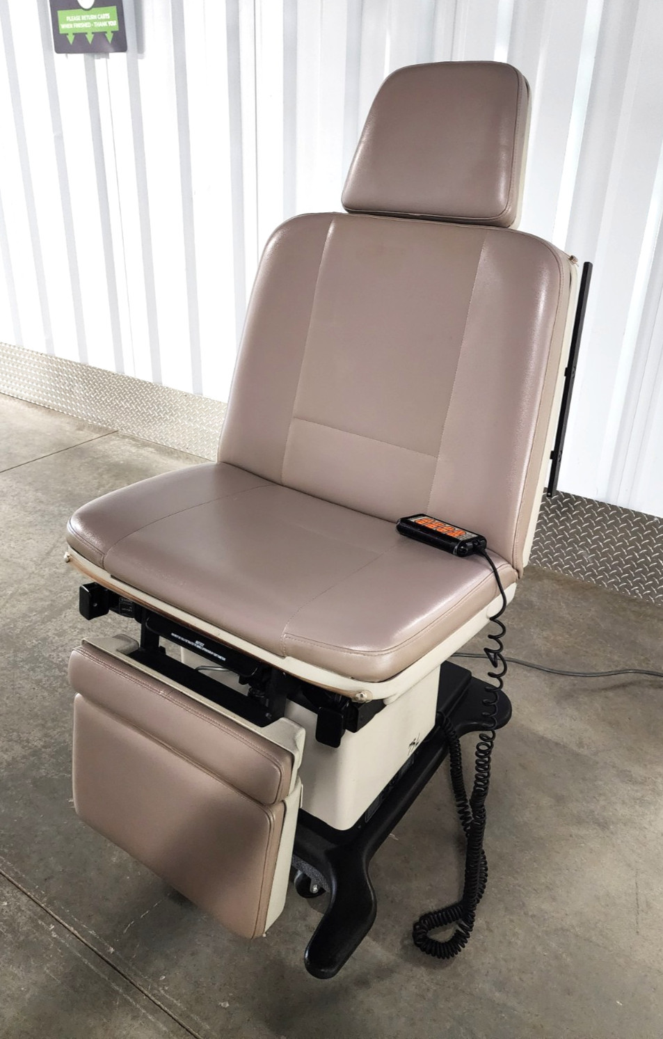 MIDMARK RITTER 75L POWER PROCEDURE EXAM CHAIR 411-011
