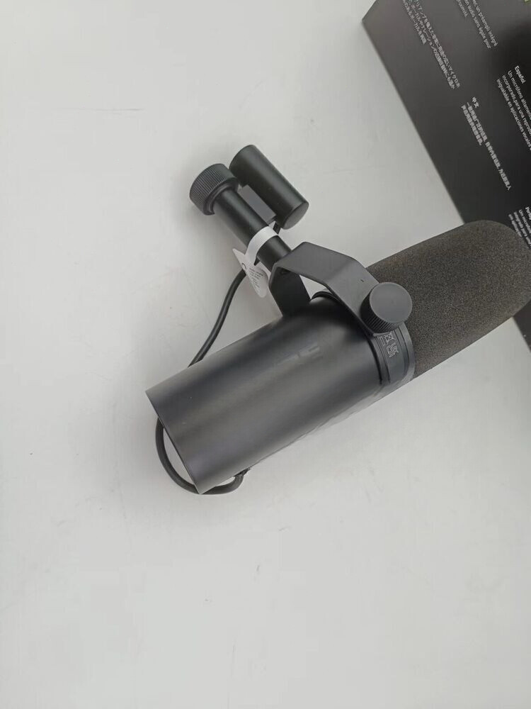 SM7dB Dynamic Microphone Built In Preamp Streaming Podcast Recording New