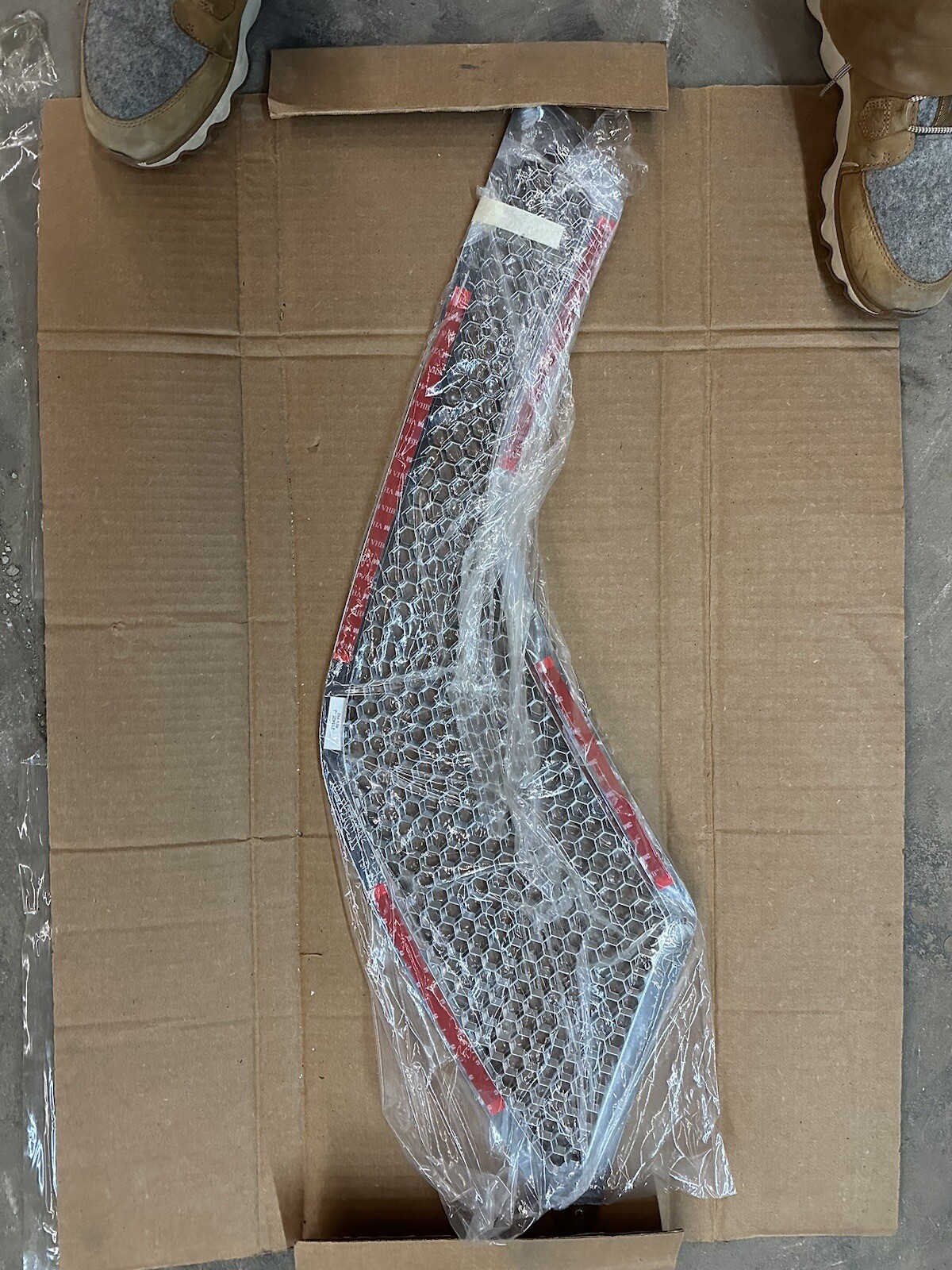 Genuine Volvo Truck Air Intake Grille RH 20435695 Chrome 21540510