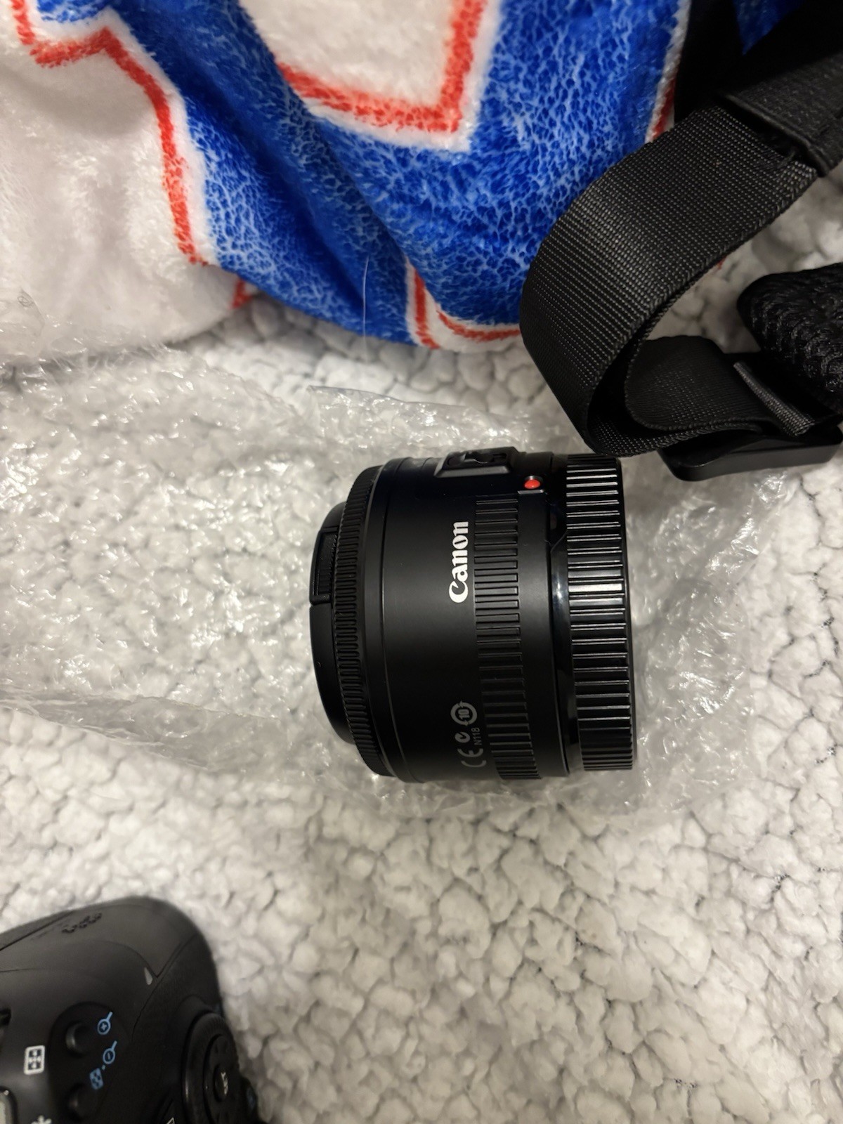 Cannon EOS 60D Bundle: 3 Lenses, Battery & Charger, Video Cords & Camera Bag.