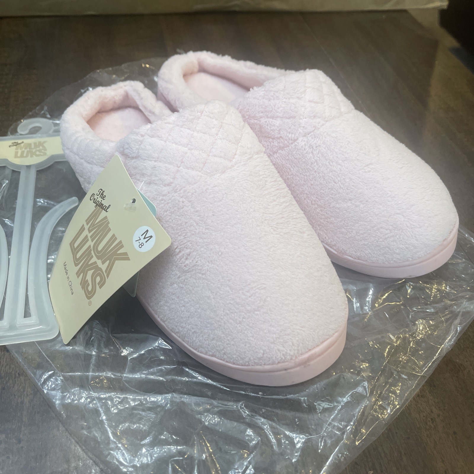 Muk Luk Women’s Slippers Pink M 7-8 Memory Foam Insole Brand New