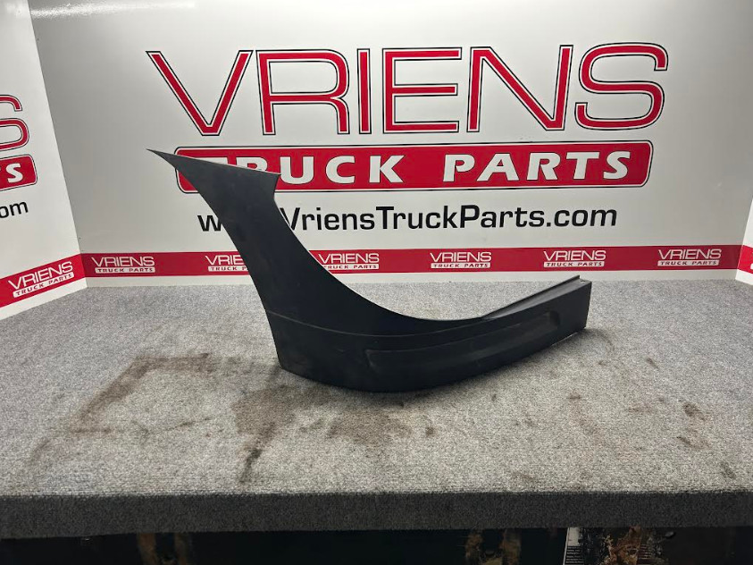 INTERNATIONAL 3563155C1 RIGHT FRONT FENDER HD LIGHT PANEL