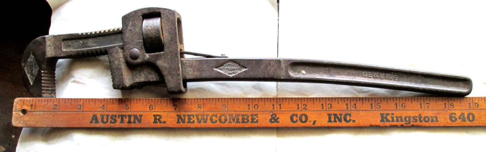 VINTAGE WALWORTH MFG.Co. BOSTON, USA GENUINE STILLSON PIPE WRENCH, 19" CURVED