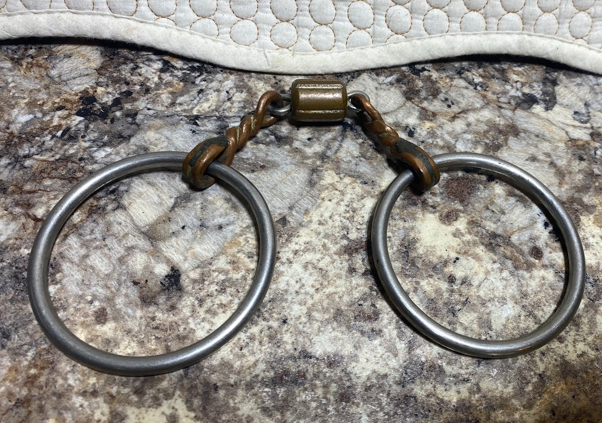 HORSE BIT - Center Roll 3pc Loose Ring Snaffle - copper twist / copper roller