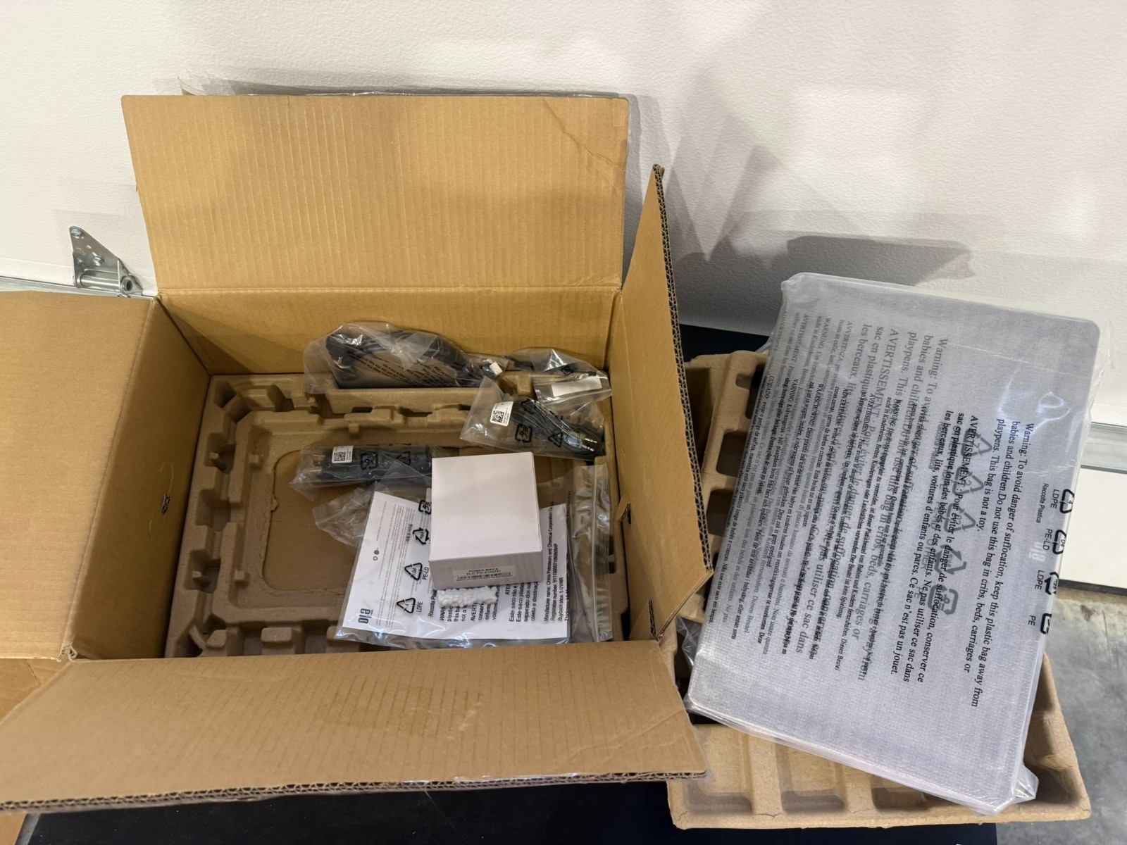 ELO E318746 15.6" Touchscreen Monitor Open Box