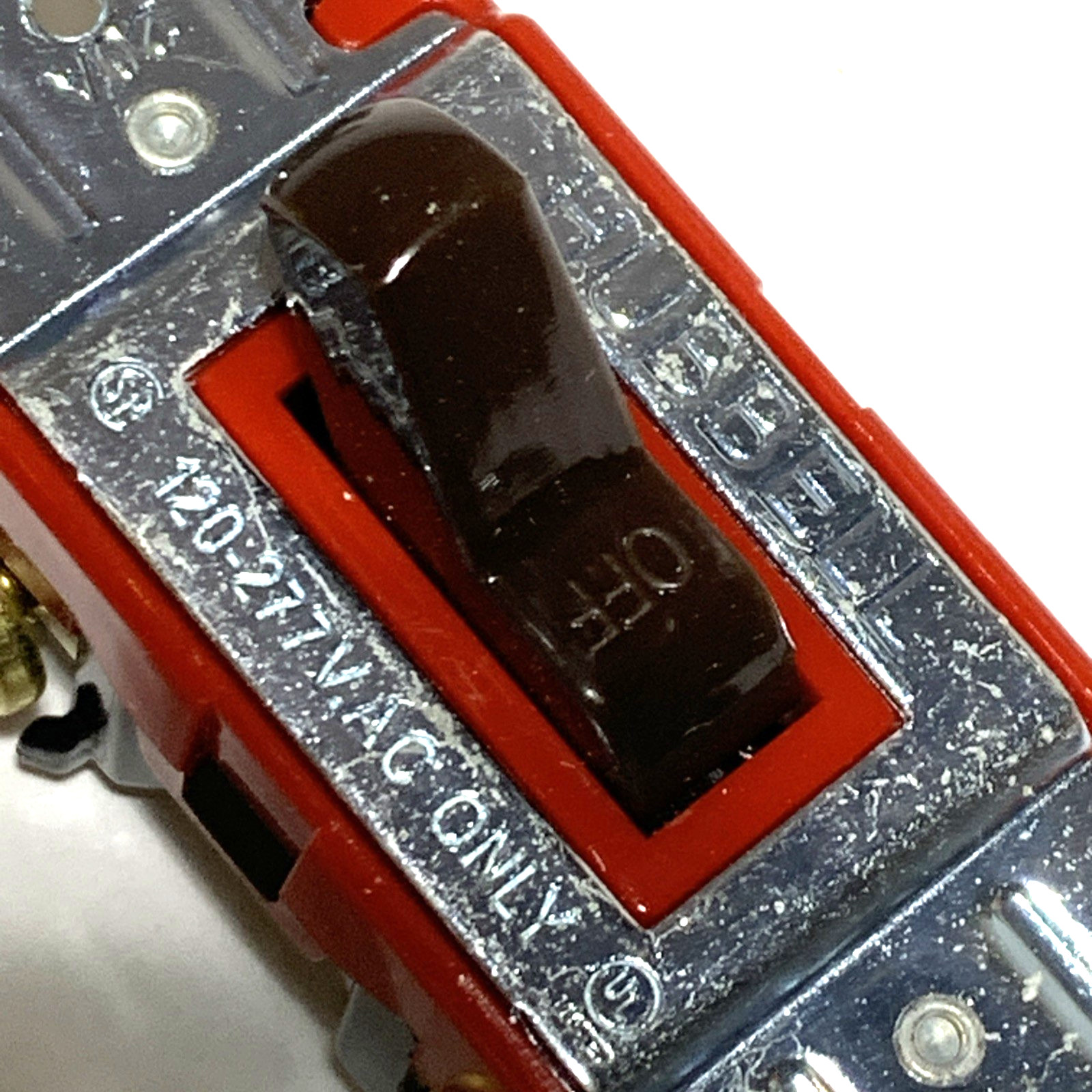 NEW Hubbell Toggle Switch MODEL: 1221B Single Pole Brown