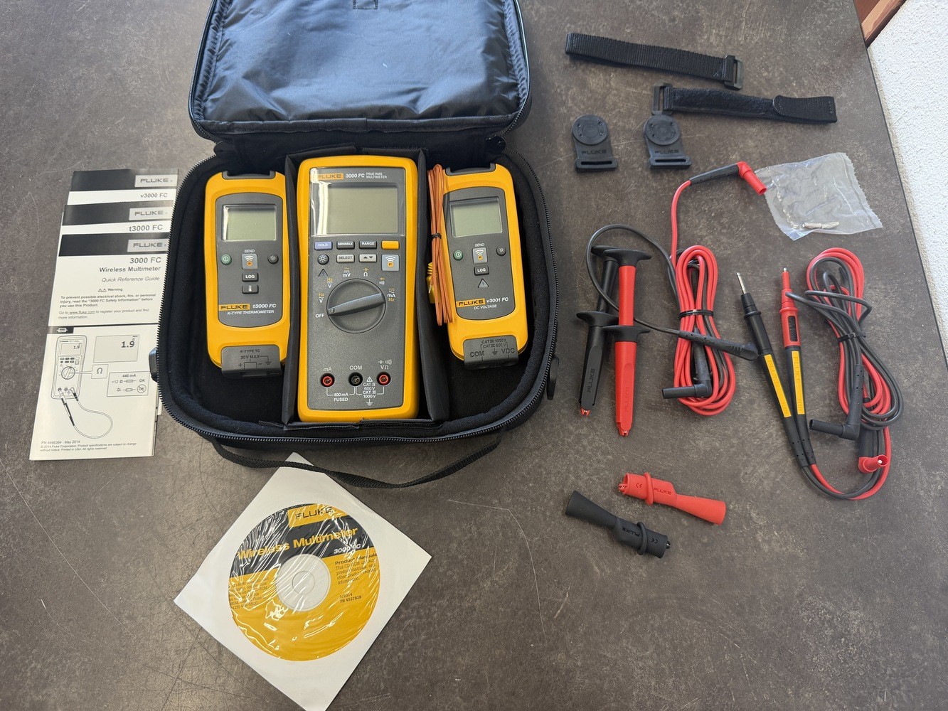 Fluke FC Kit Multimeter, Wireless DC Voltage Module, & Thermometer