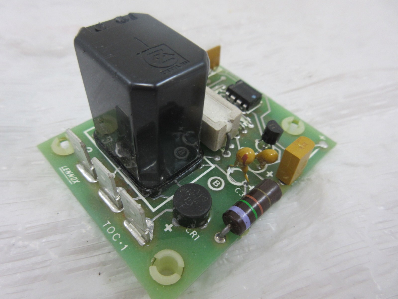 LENNOX ARMSTRONG TOC-1 COMPRESSER TIME-OFF RELAY 32F21  LB50709BA