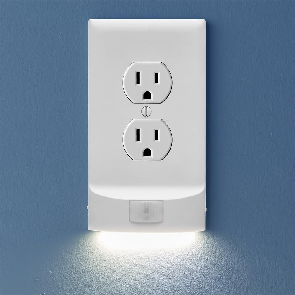 SnapPower MotionLight 1-Gang Duplex Outlet Wall Plate, White O1ML-XWH-SM20