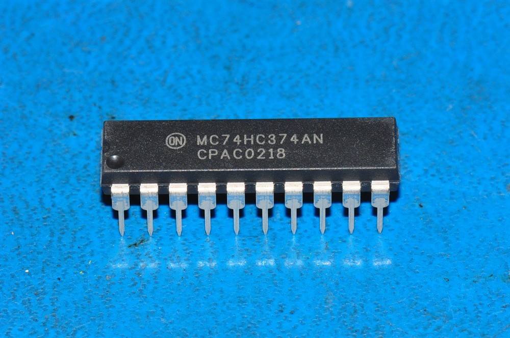 New (41pcs) MC74HC374AN ONSEMI IC Logic