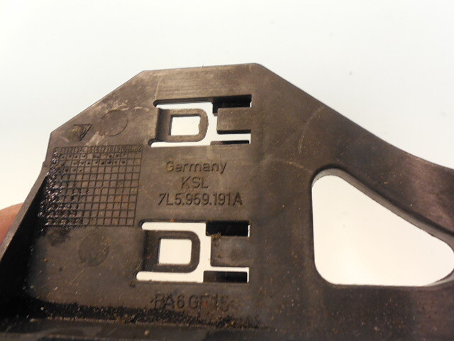 03-10 Porsche Cayenne Control Module Bracket 7L5959191