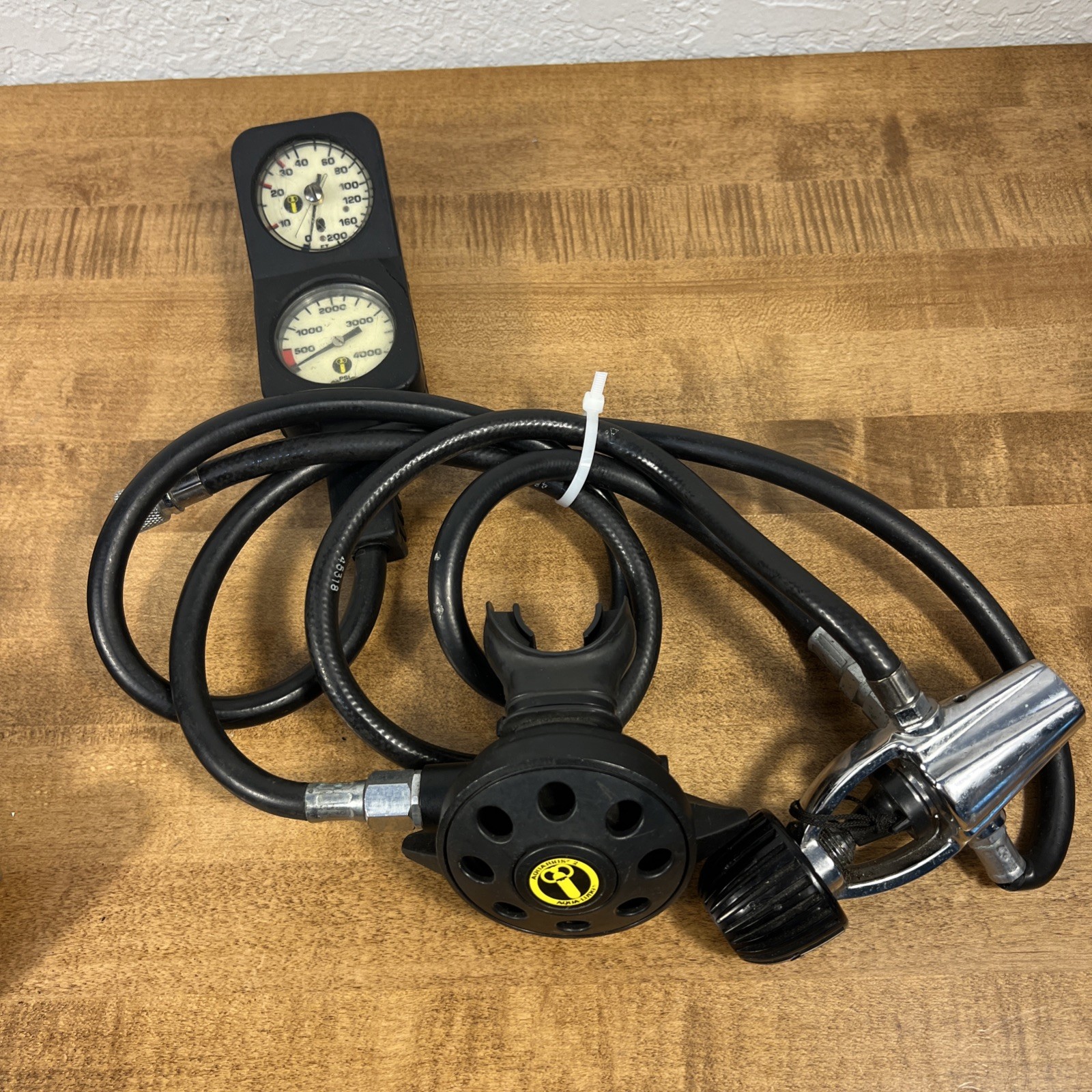 Aqua Lung Aquarius 2 & U.S. Divers Gauge & Regulator Sets As Is UNTESTED