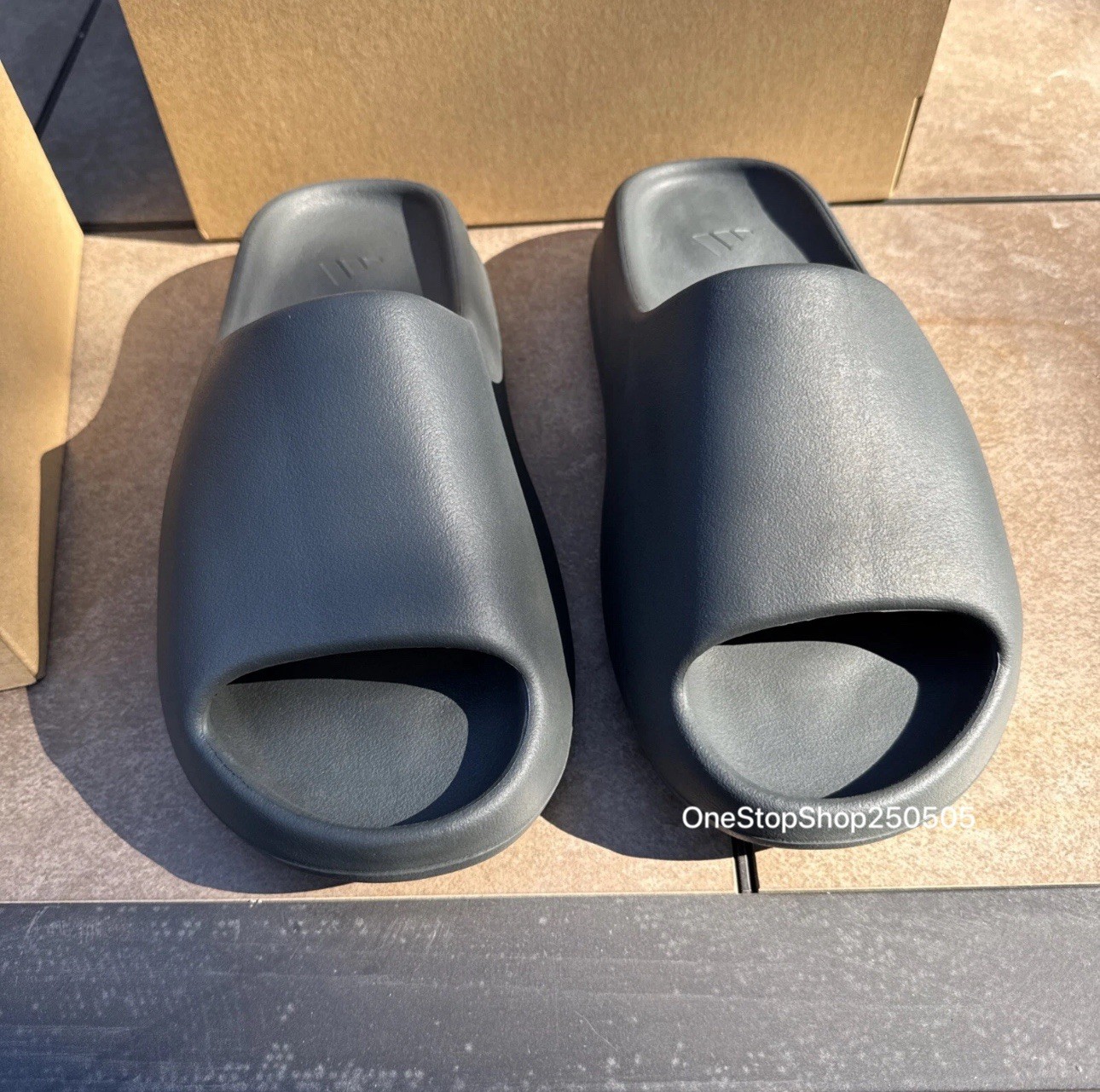 Adidas Yeezy Slide Black (Onyx) Size 5 men