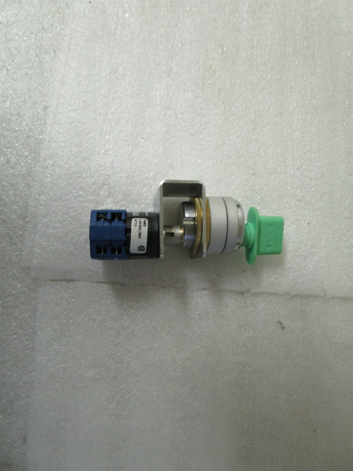 Kraus & Naimer CA4 AMS L90365/001 A715 with Delta Turn Knob