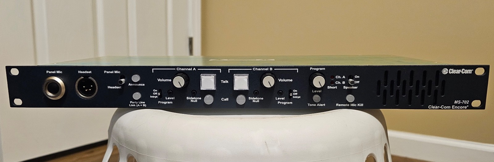 MINT! Used ClearCom Encore MS702 MS-702 Wired Intercom Rack Mount Main Station