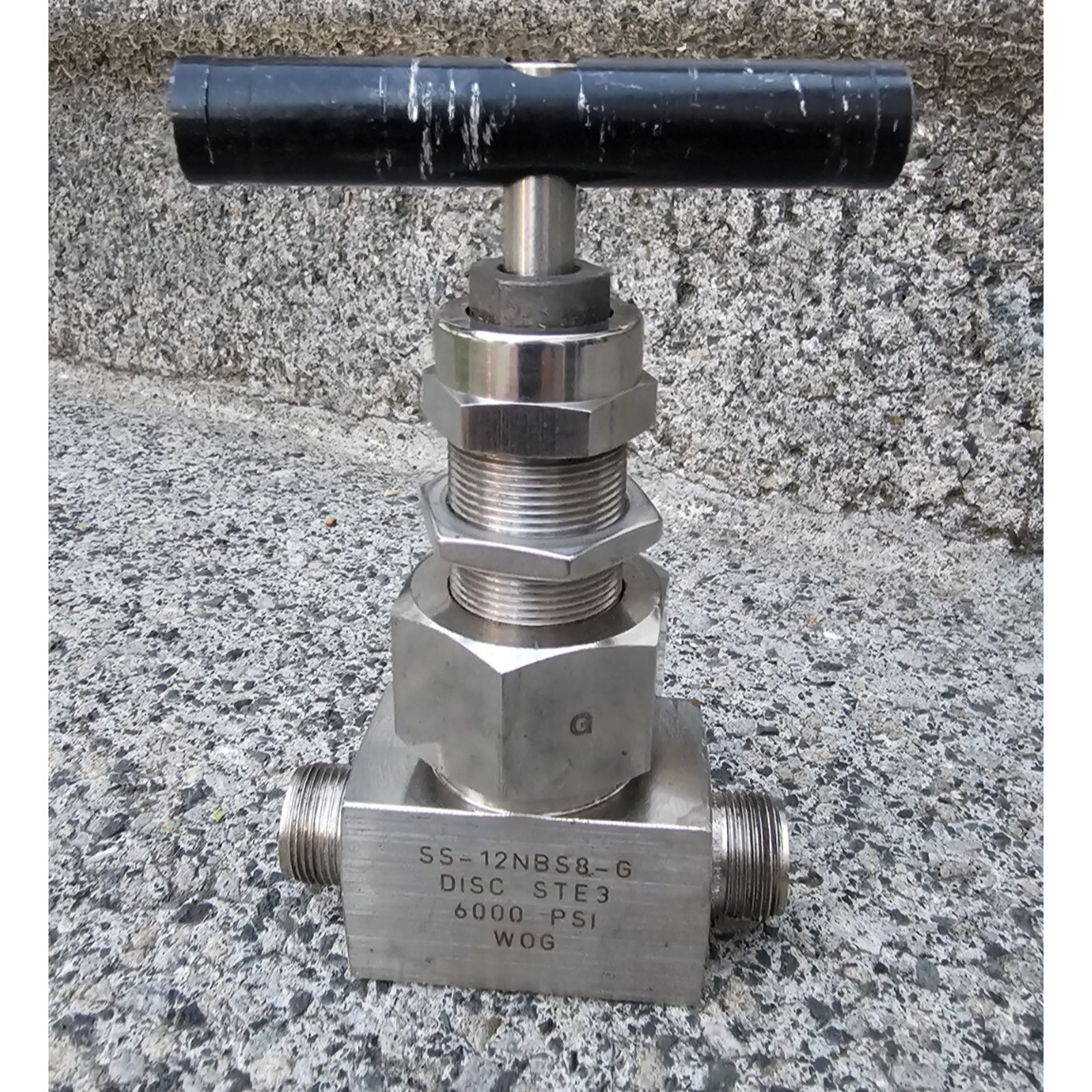Whitey SS-12NBS8-G Manual Stainless Needle Valve 6000psi Disc STE3