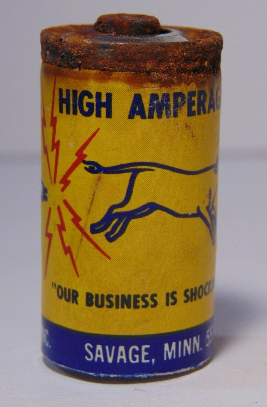 1960s Old Vintage SUPER MATIC BATTERY SHOCKWAVE COW KICK SAVAGE MINNESOTA C SIZE
