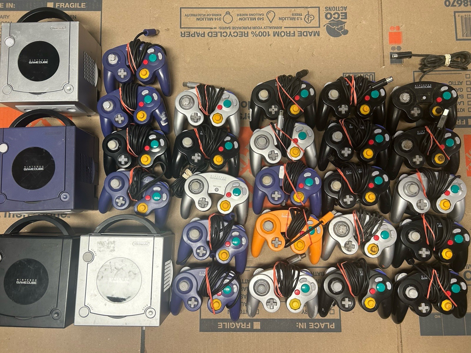 (4) Nintendo Gamecube GC Systems (24) Controllers LOT PARTS REPAIR BROKEN AS-IS