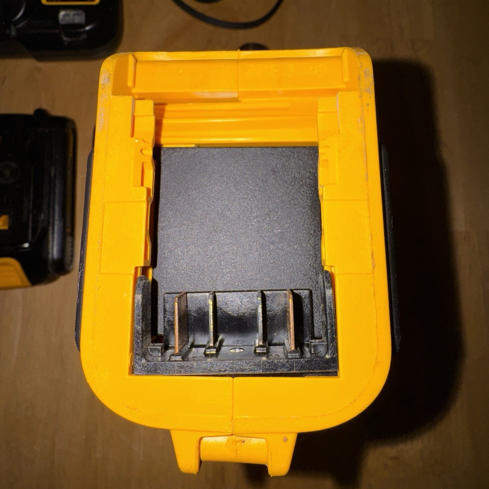 DEWALT DCD771 20V Cordless Drill/Driver w/ 2 batteries