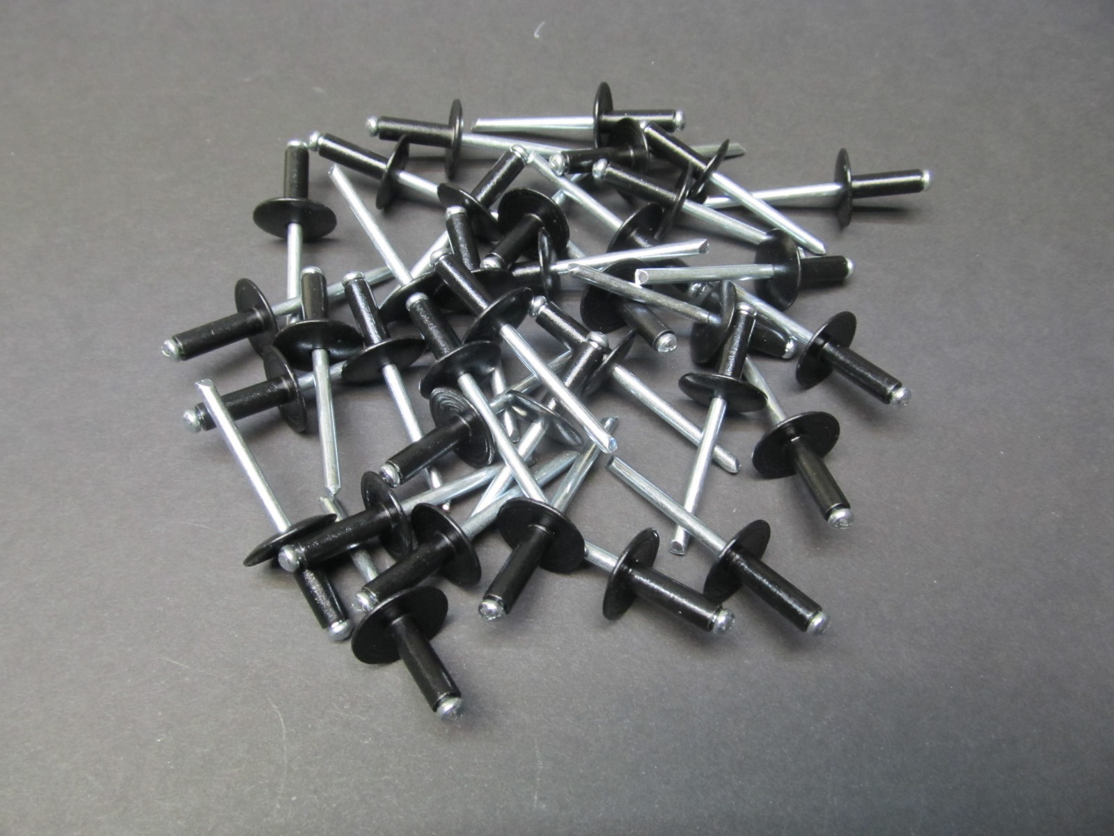 FOR Ski-doo Snowmobile PRS Boots and Spindle Cover rivets black 20pcs