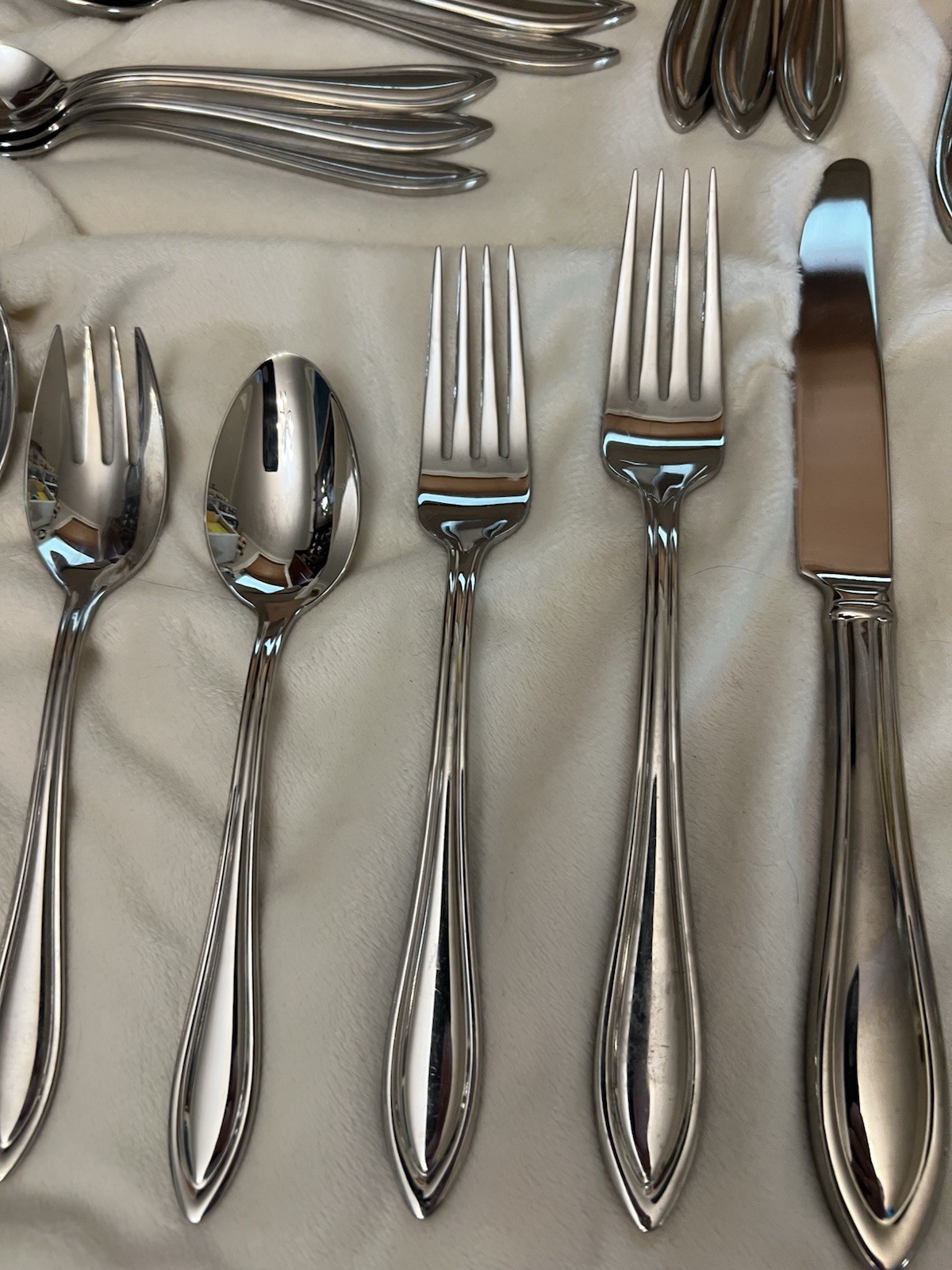 Lenox Medford 6 Ps Place Settings 24 Pcs 18/10 Stainless Steel Service For 4