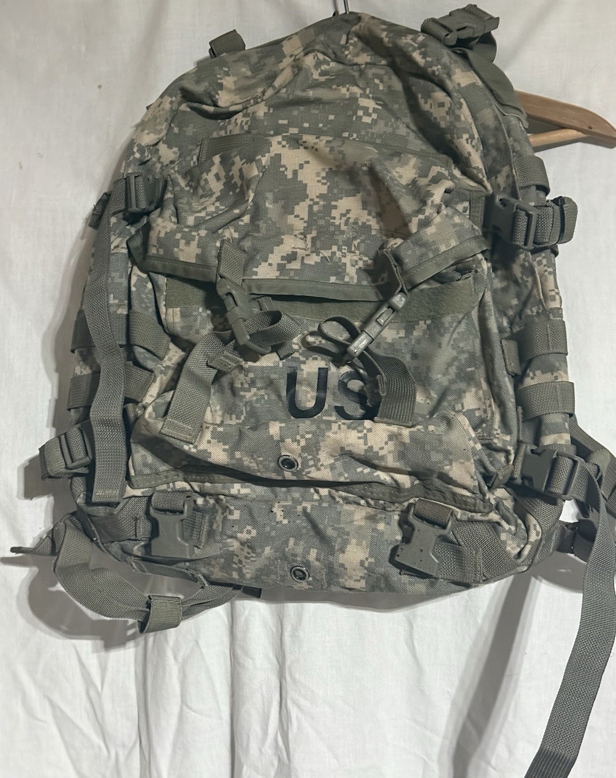 US MILITARY ASSAULT PACK MOLLE II ACU BACKPACK USED