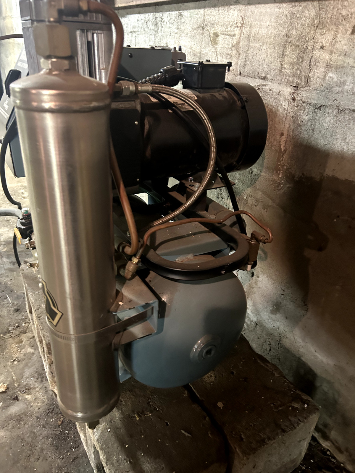 Air Techniques Air Star 10 dental air compressor WORKING