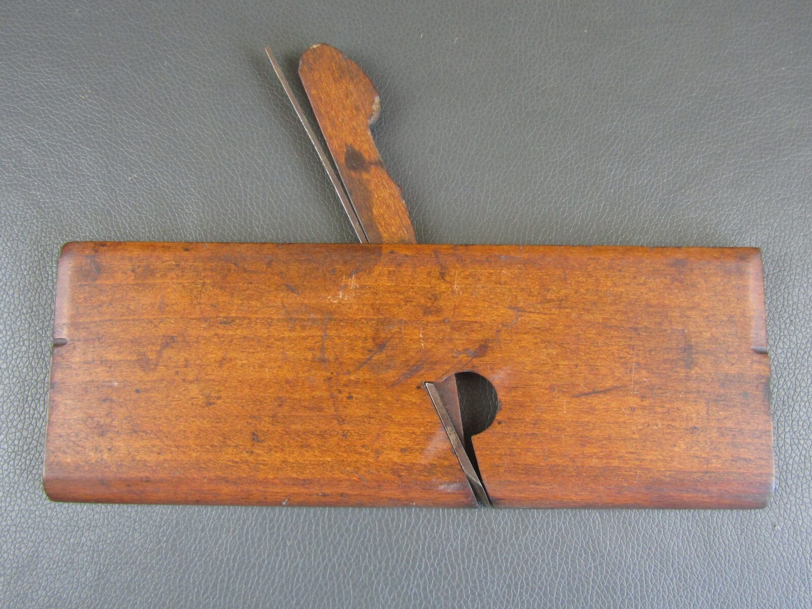 Wooden moulding side or half round plane vintage old tool