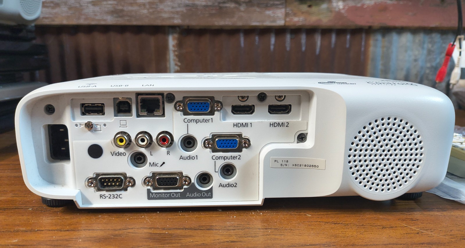 Epson PowerLite 118 3LCD XGA - No Bulb / Works - Includes Remote & Documentation