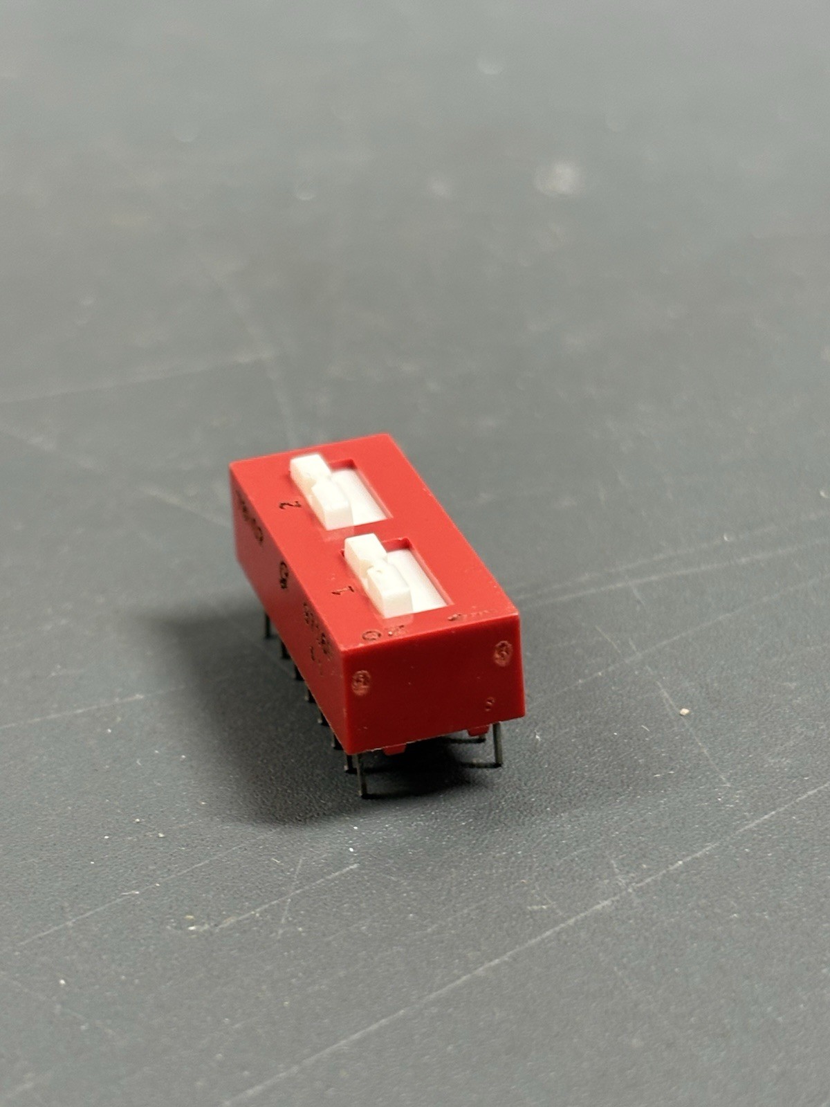7x 2-Position DIP Switch PCB Through Hole Red