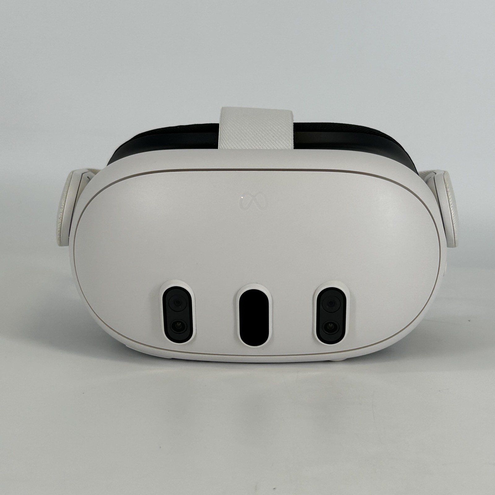 Meta Quest 3 VR Headset 128GB w/ Charger/Controllers/Regular Strap - Good