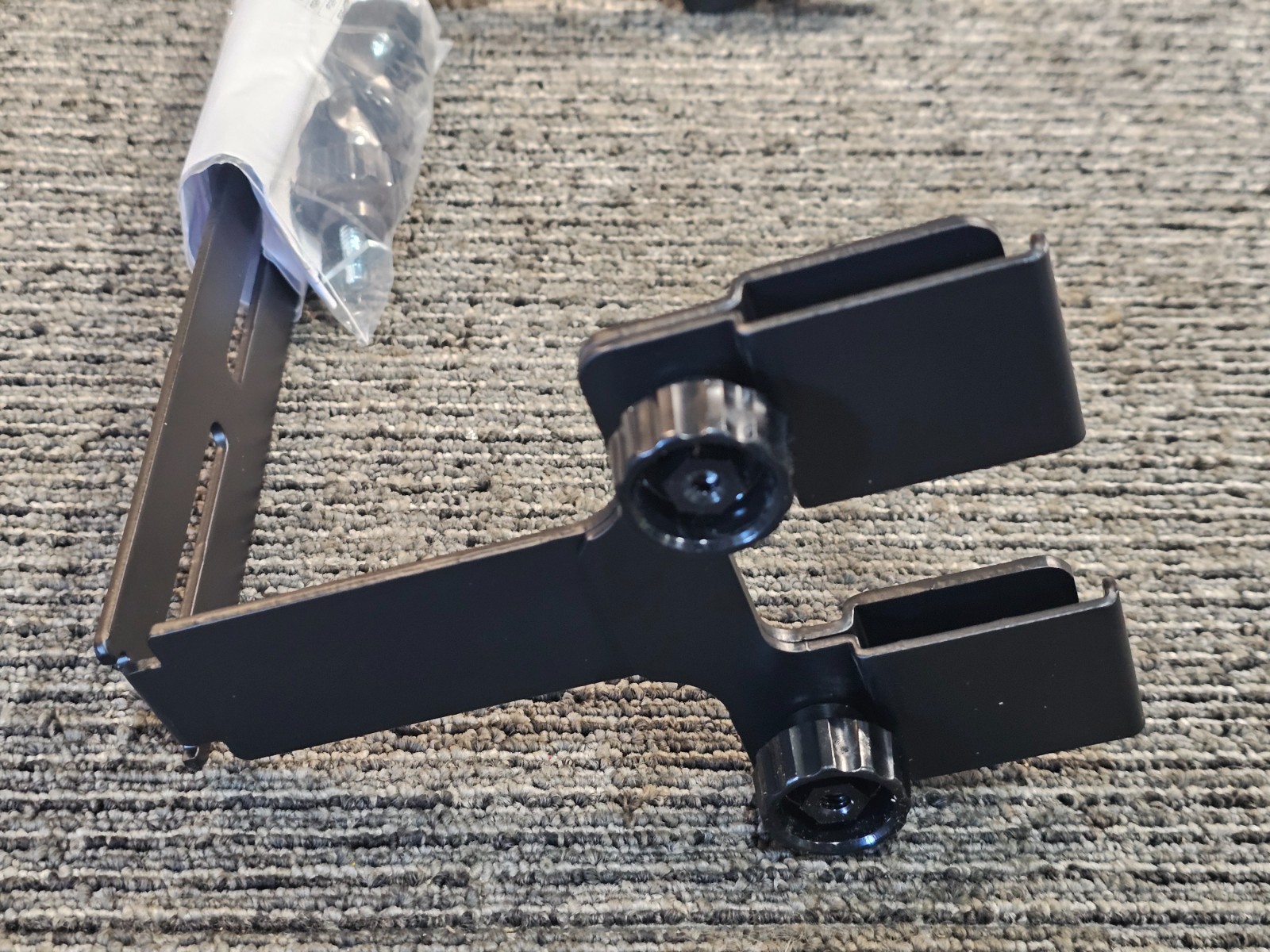 CommScope FGS-HTBK-12-5 12in Horizontal Tool-less Bracket for 4x12in System