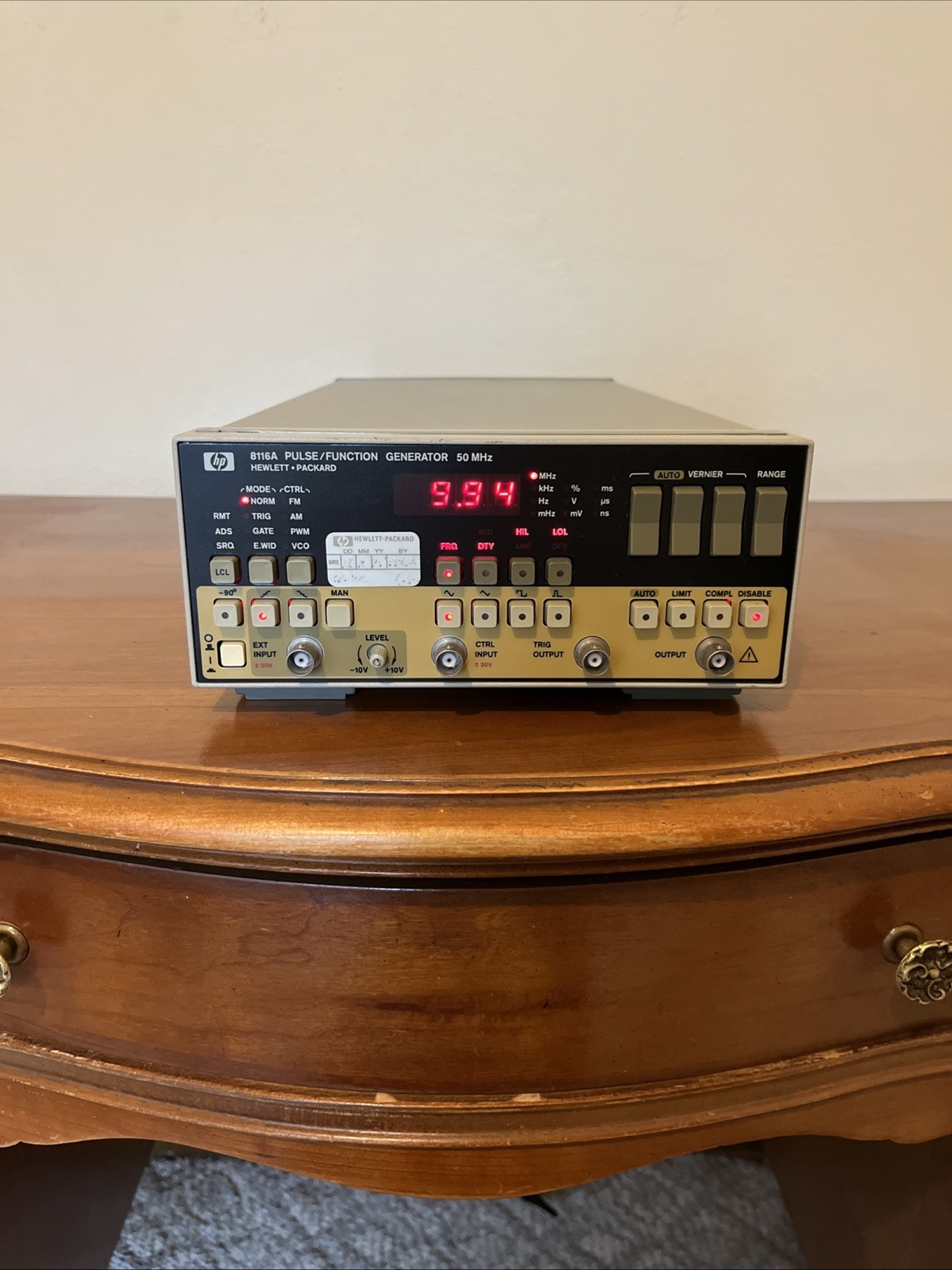 HP 8116A Pulse Function Generator 50MHz Fully Operational Good Condition