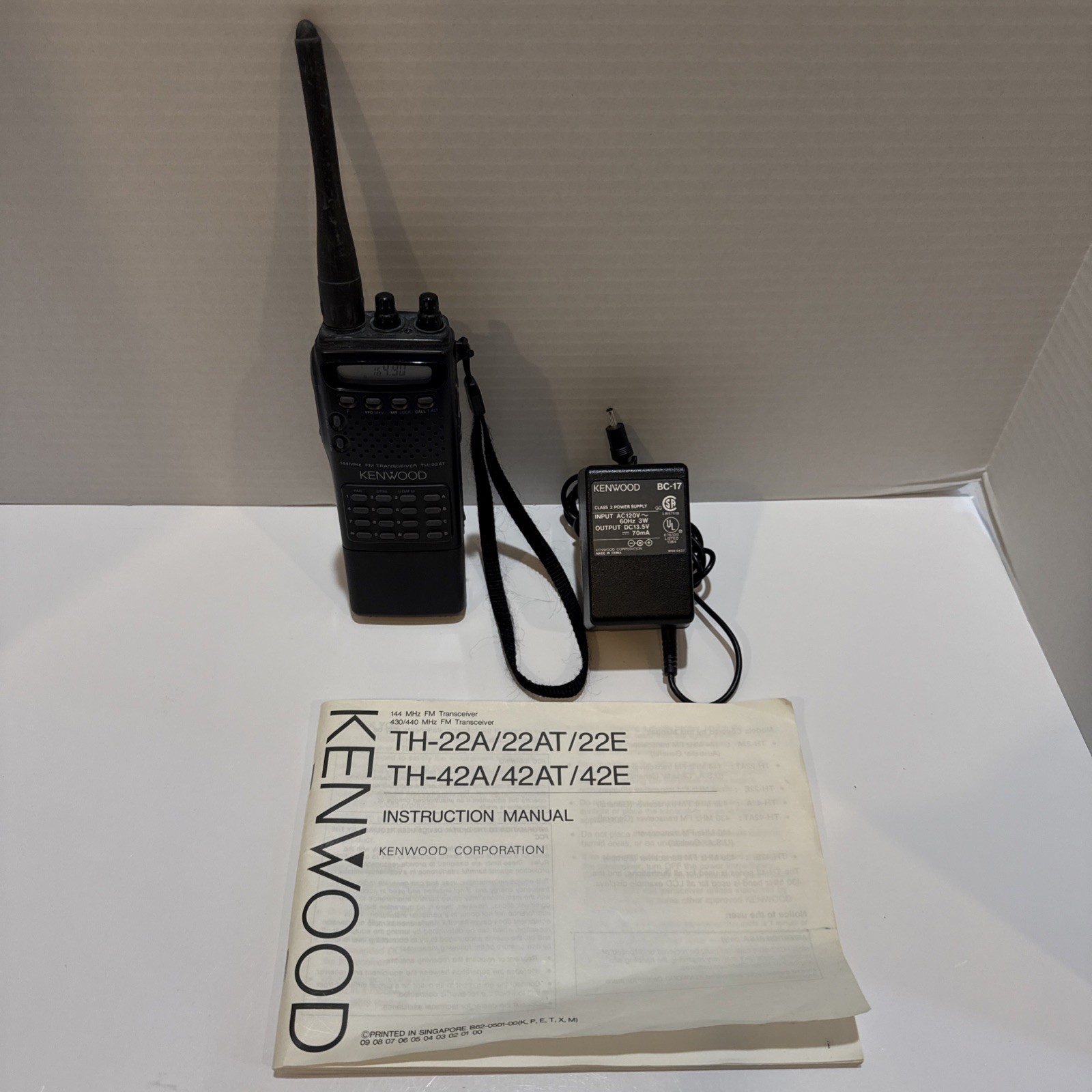 KENWOOD TH-22AT 144MHZ FM TRANSCEIVER WORKING W/ ORIGINAL MANUAL POWER SUPPLY