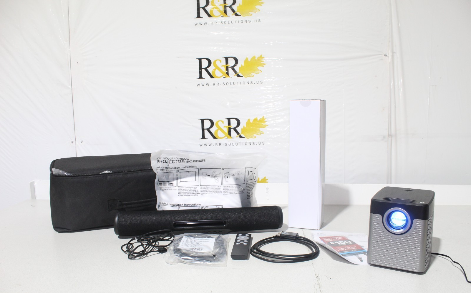 GPX  PJ504VPS Mini Projector  All in one Projector + Screen Kit
