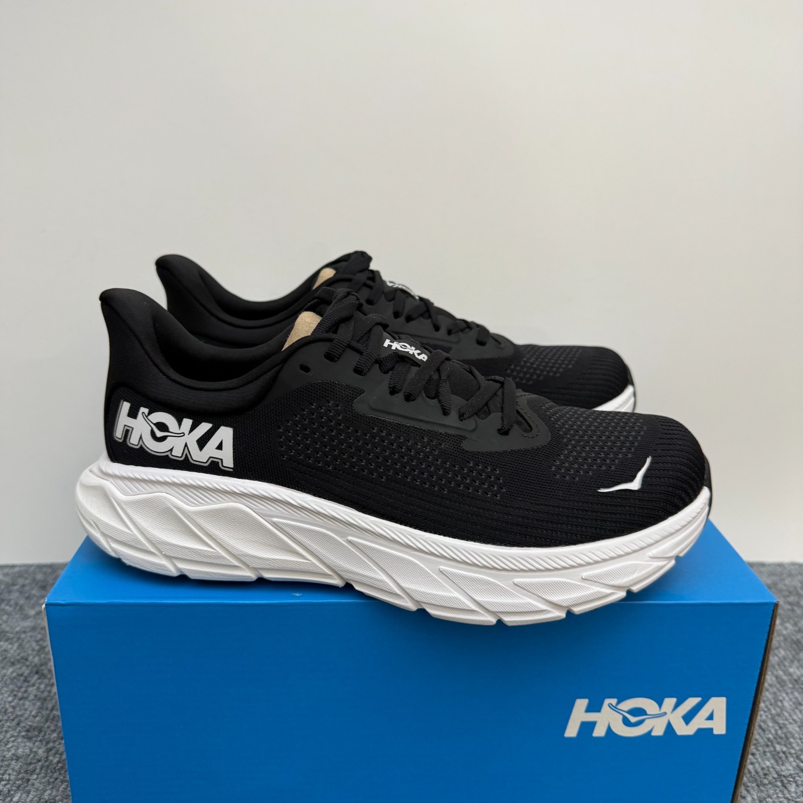 Hoka One One ARAHI 7 Black White Shoes Wide 1147890 BWHT Women’s Size 7.5 D