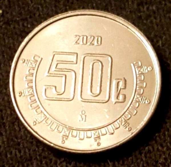 50 Centavos 2020 Small Type (god’s acceptance sacrifice on Aztec calendar stone)