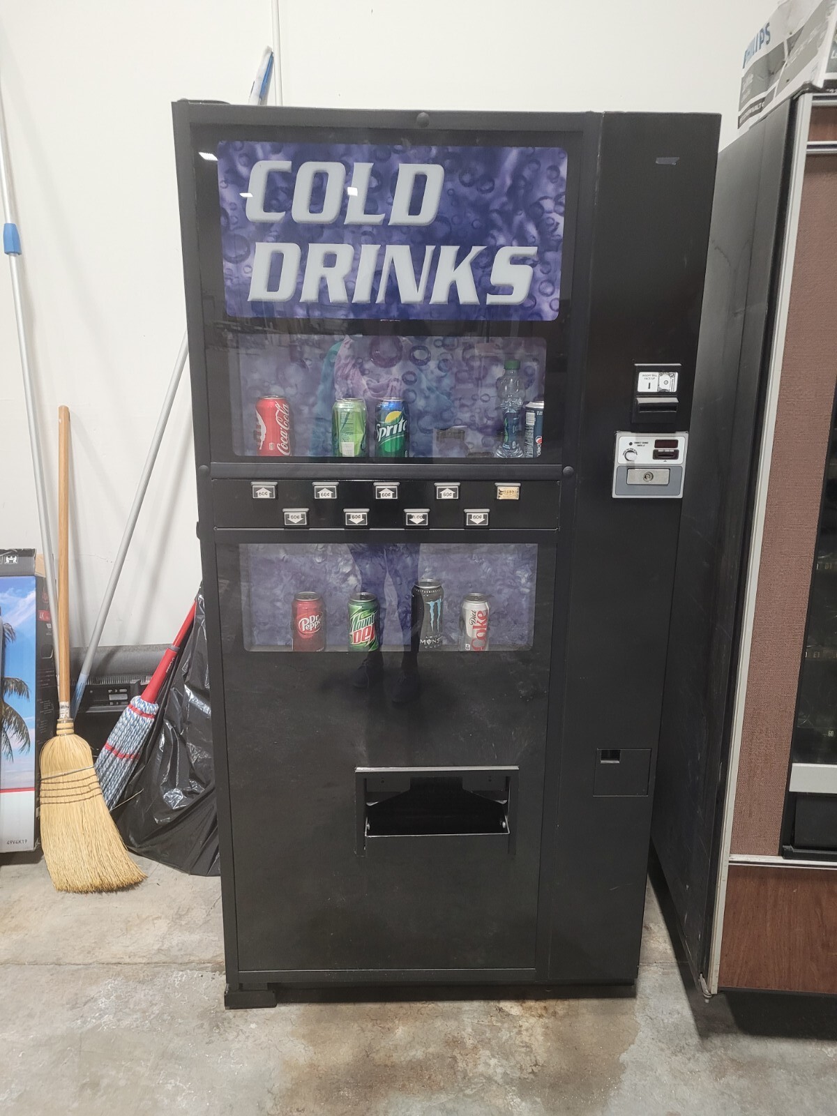 ADA Compliant 8 can/bottle Soda Vending Machine - 12 oz. cans, W/Bill Acceptor