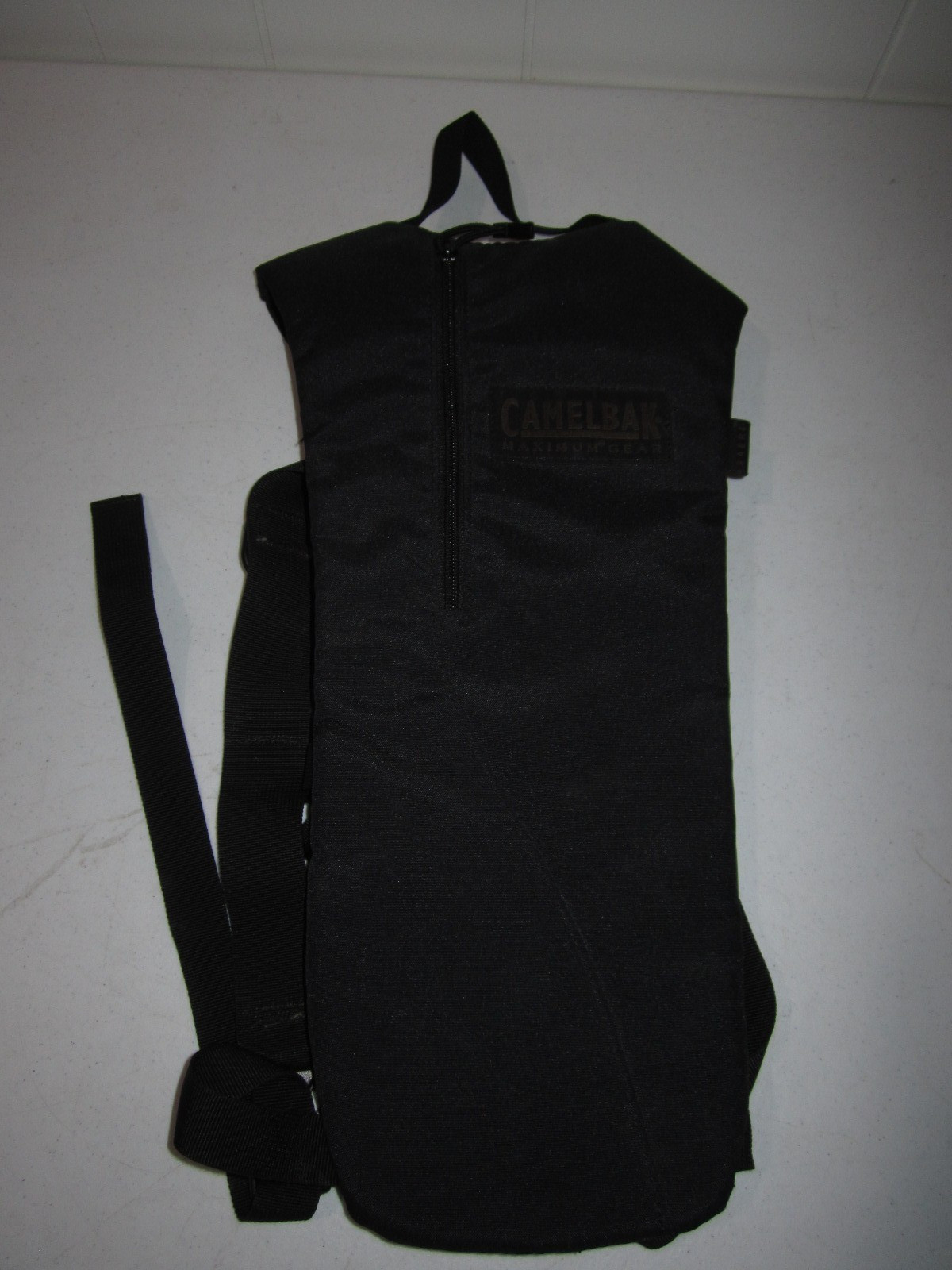Black Camelbak Sabre Hydration Carrier Pack 70 Ounce 2 Liter Bladder NO INSERT