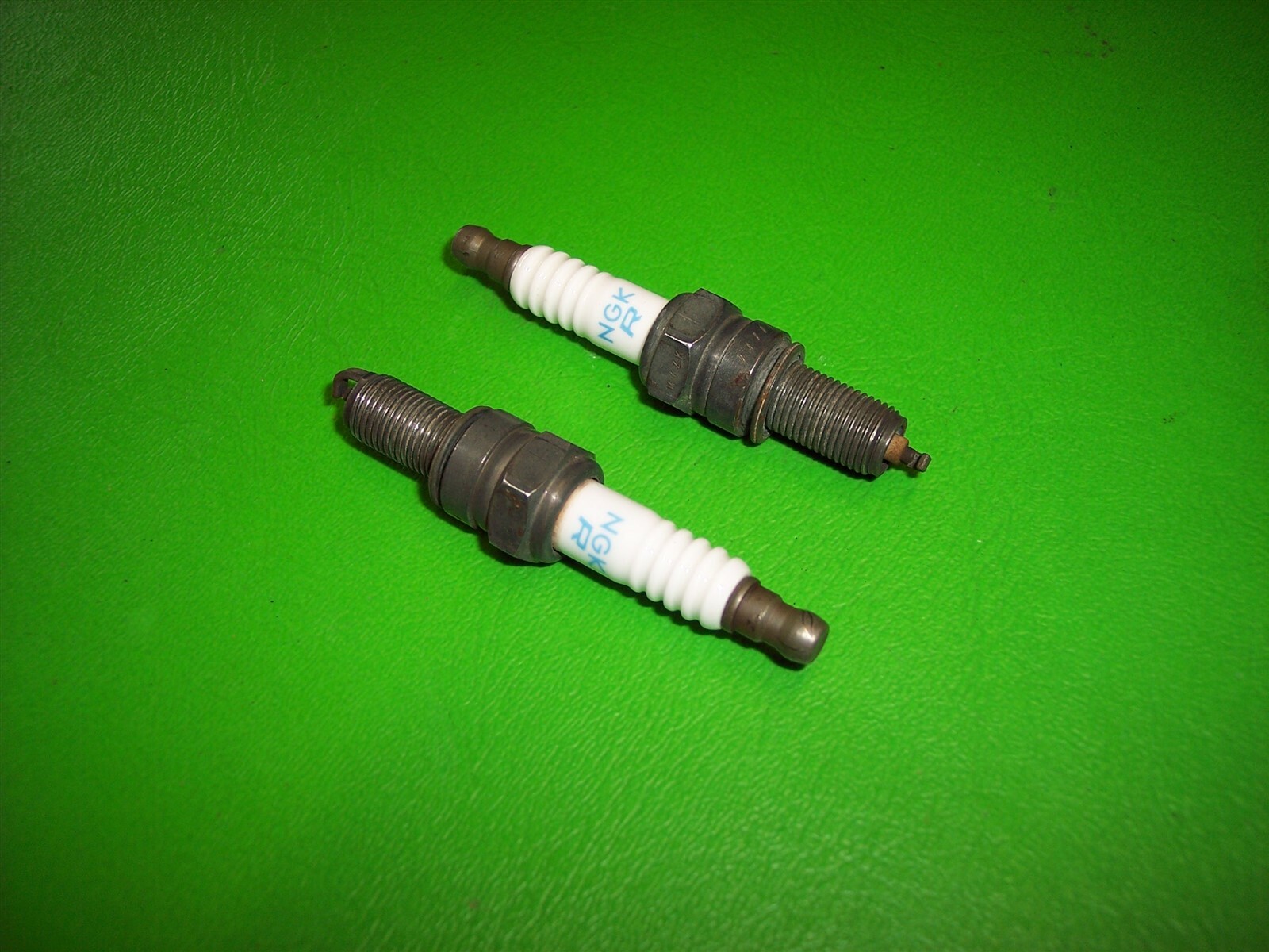Polaris RZR 900 S Pair Spark Plugs NGK MR7F ngkmr7f USED