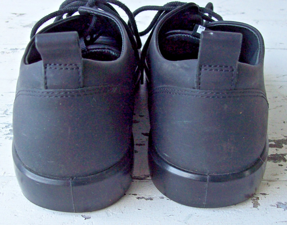 Ecco Danish Design Nubuck Sneakers~Black on Black~Mens Size 40/41 EU~US 7.5