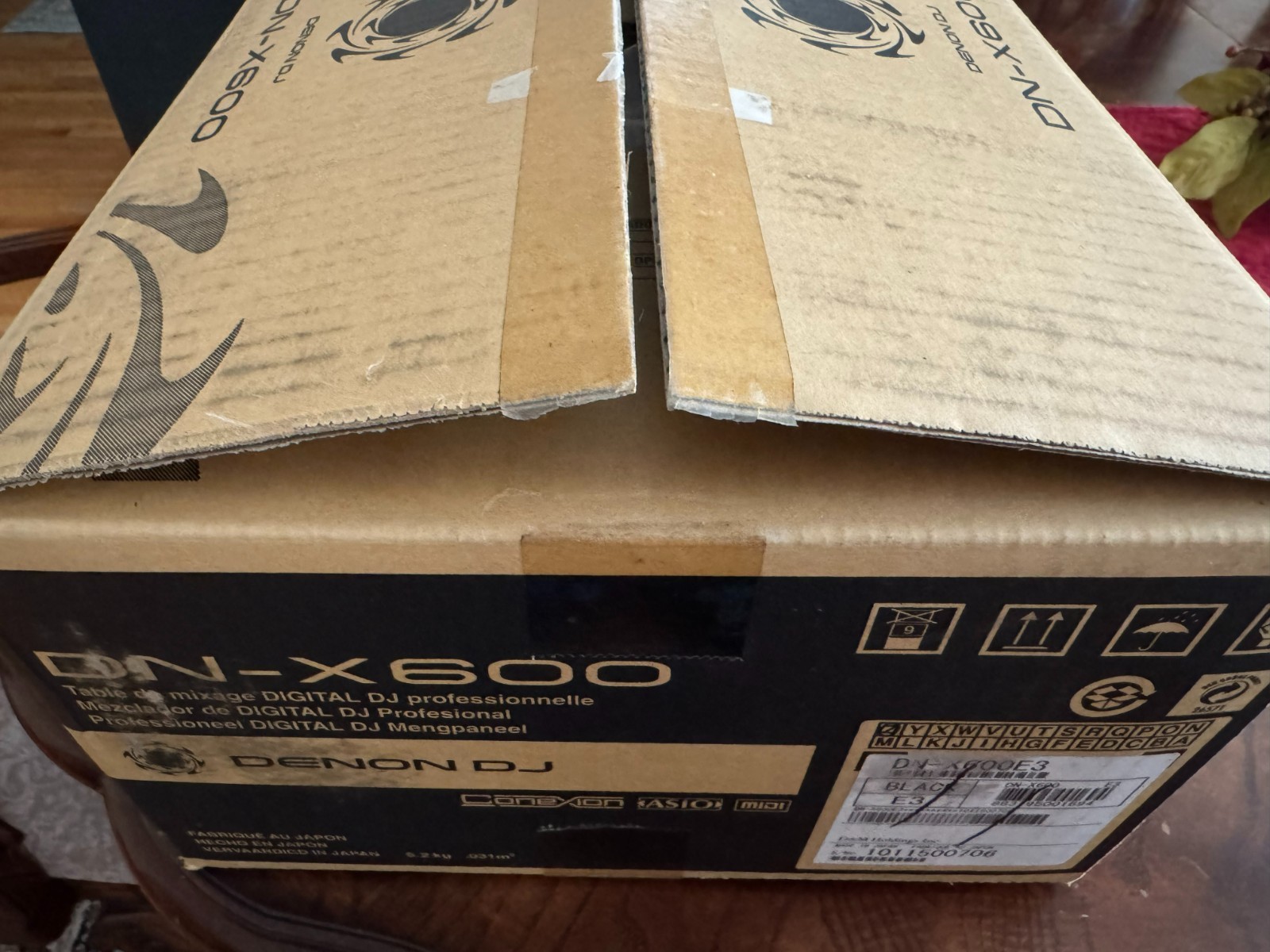 Denon DN-X600 Mixer – Open Box