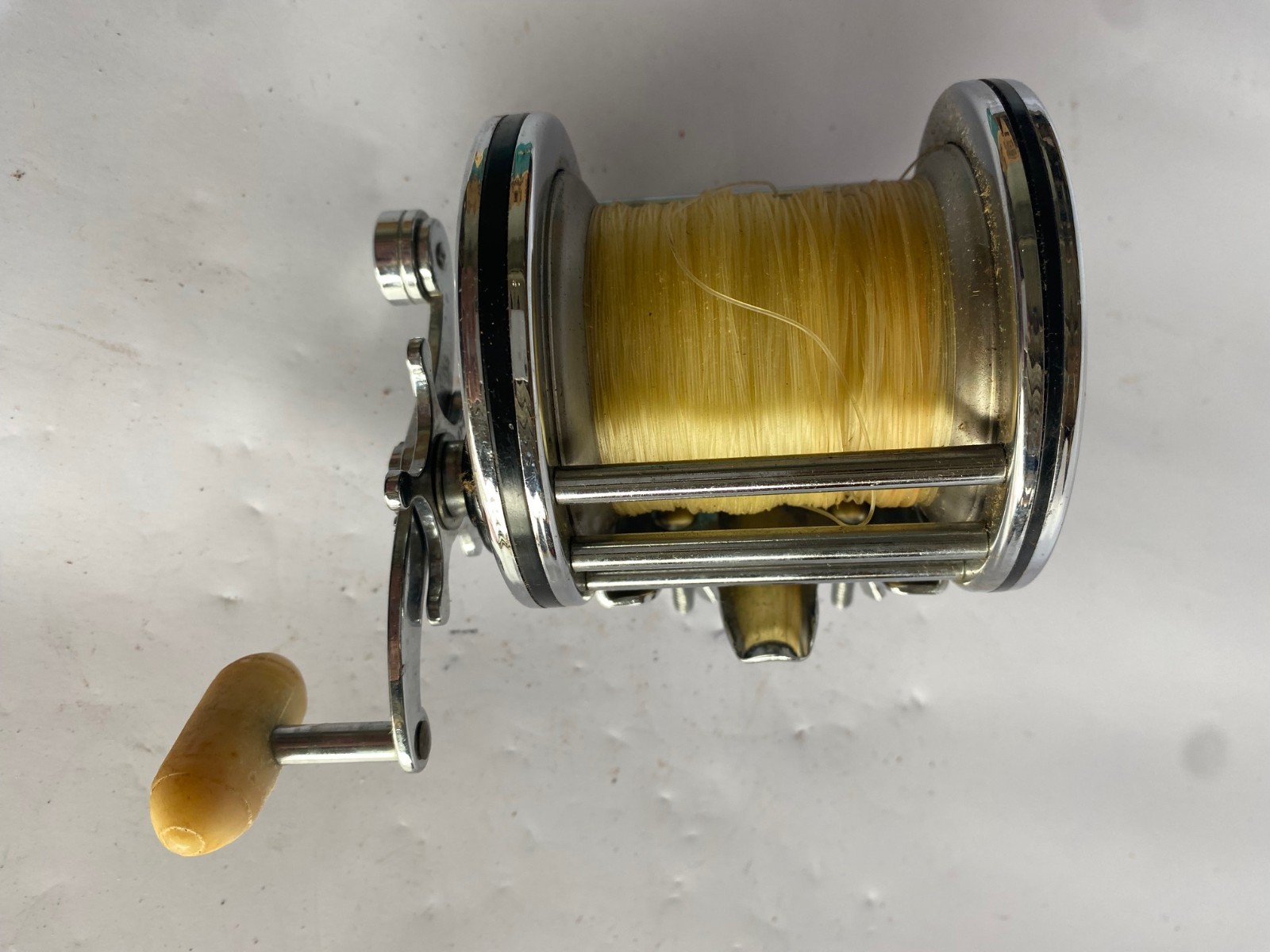 Vintage Penn 3/0 Senator Fishing Reel. Metal Spool Non-Slip Gears