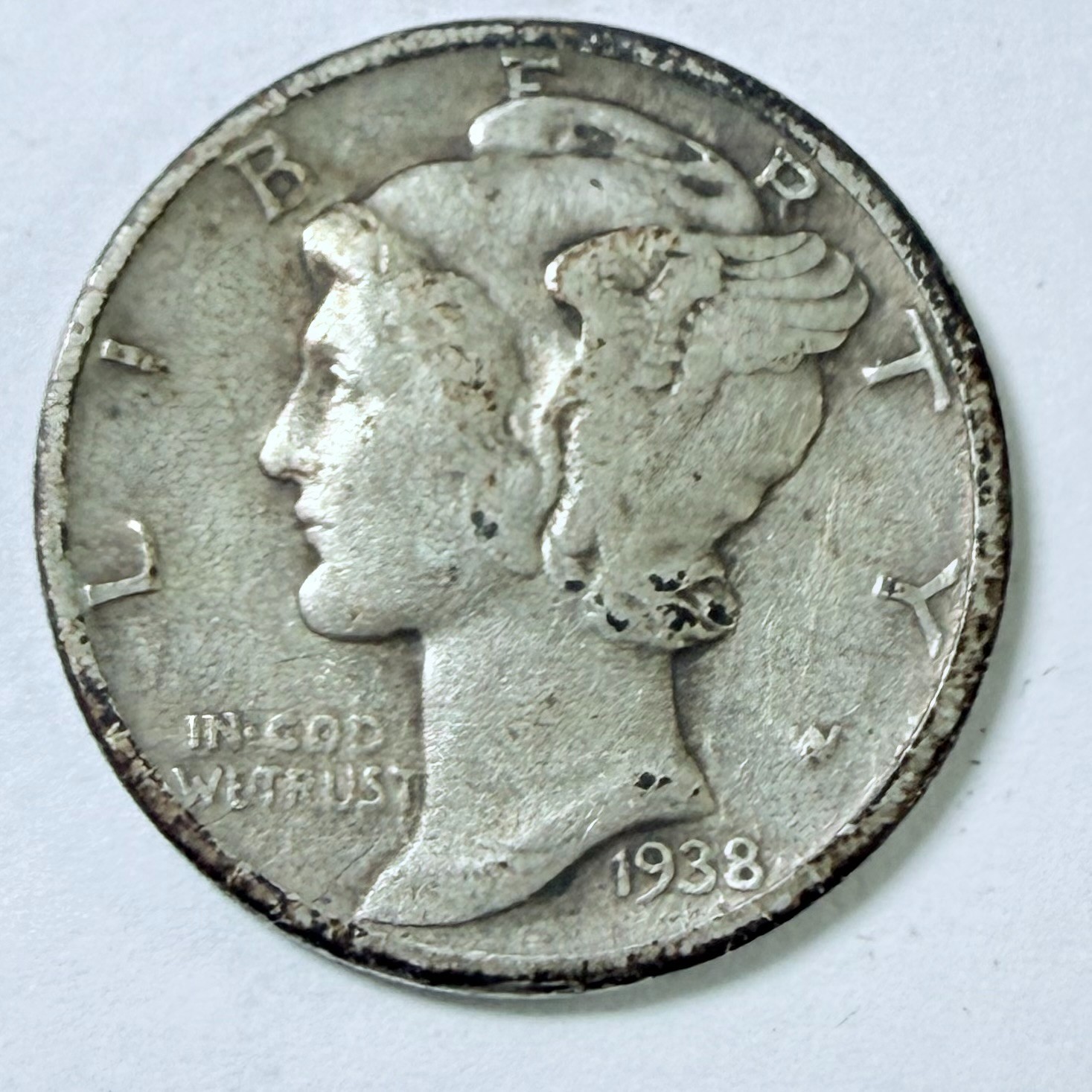 1938 MERCURY DIME, 90% SILVER, VERY FINE DETAILS FREE SHIPPING #9243
