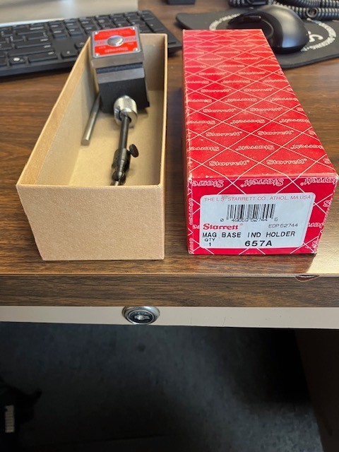 Starrett 657A Magnetic Base with Swivel Post Assembly