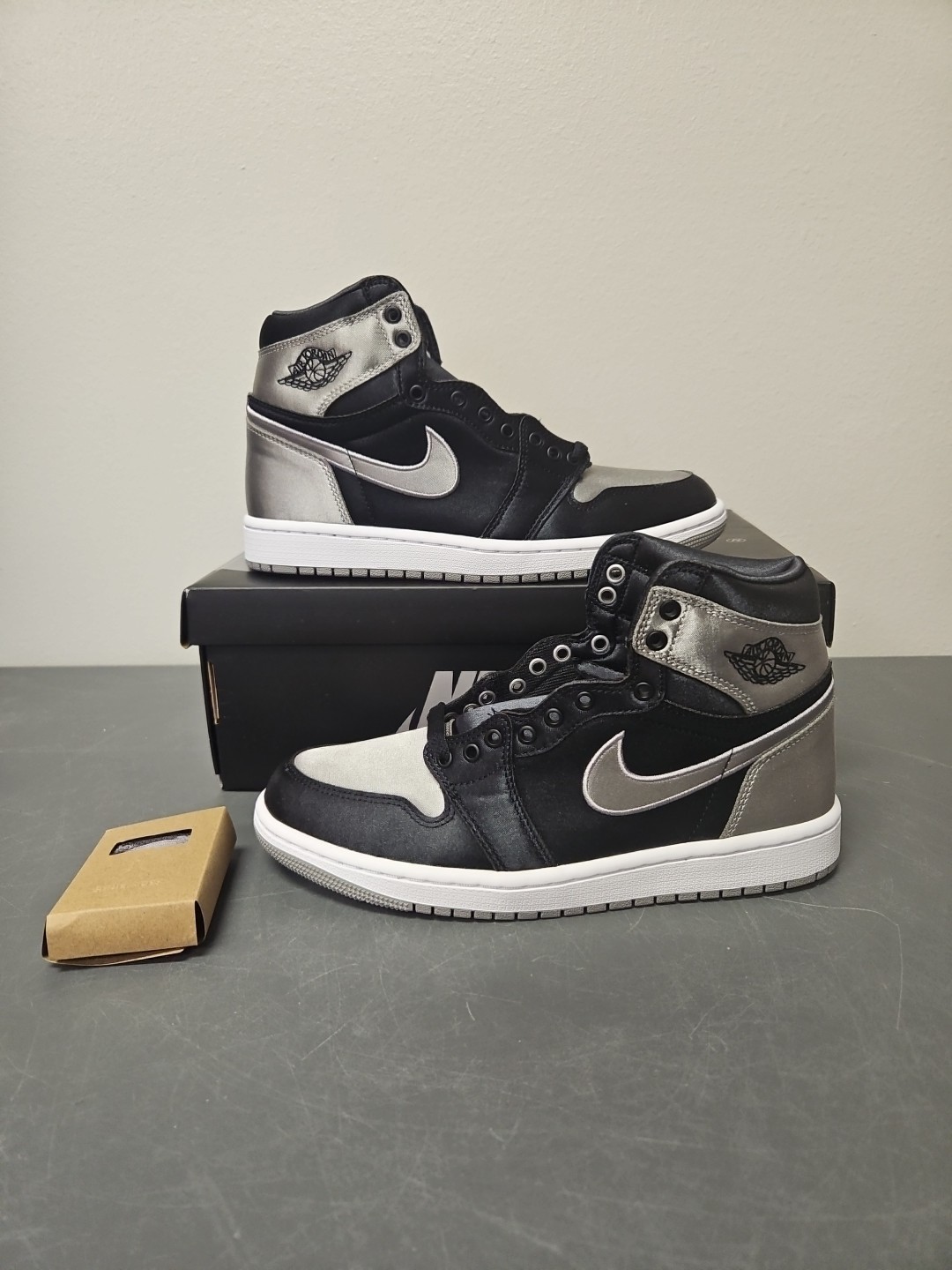 NEW Size 8 Women's Nike Air Jordan 1 Retro High OG Satin Shadow (FD4810-010)