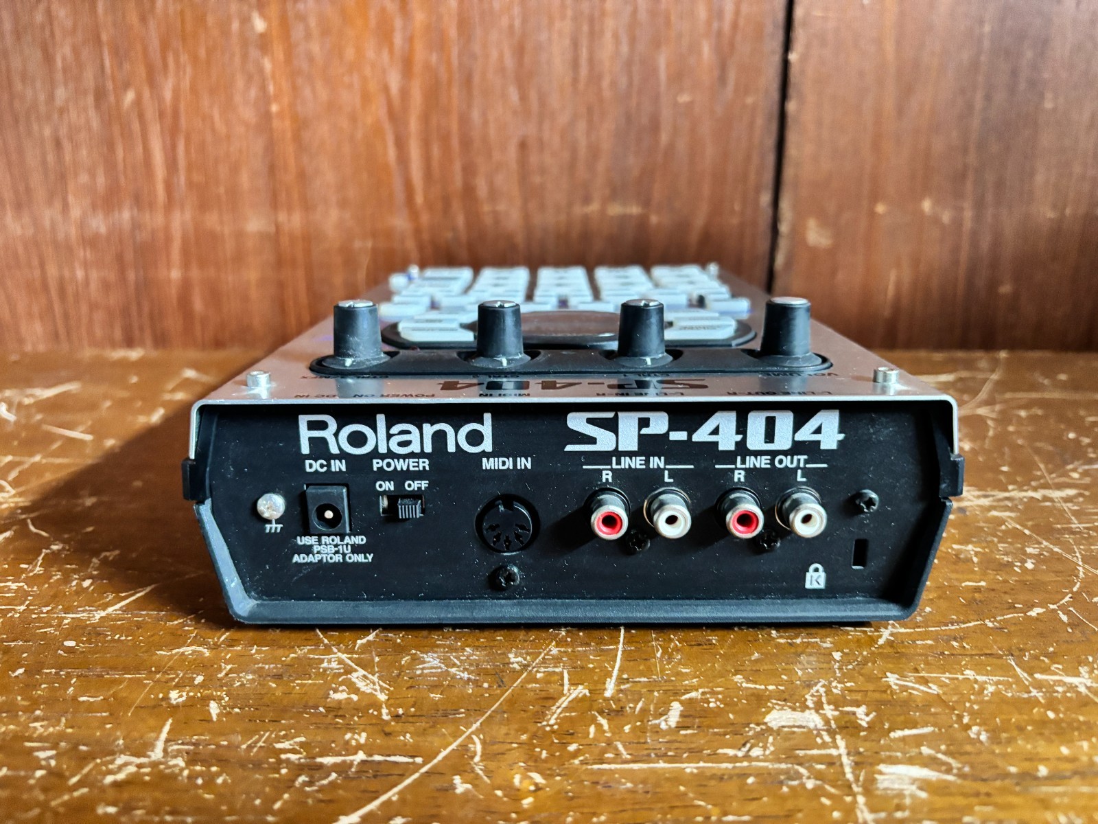 Roland SP-404 Sampling Workstation w/ power supply