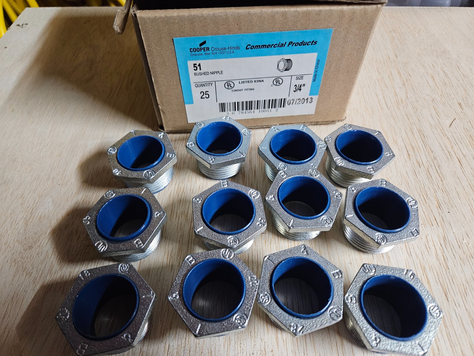 Thomas & Betts 1943, 3/4", Iron, Insulated, Bushed, Rigid Conduit Nipple, 12pc