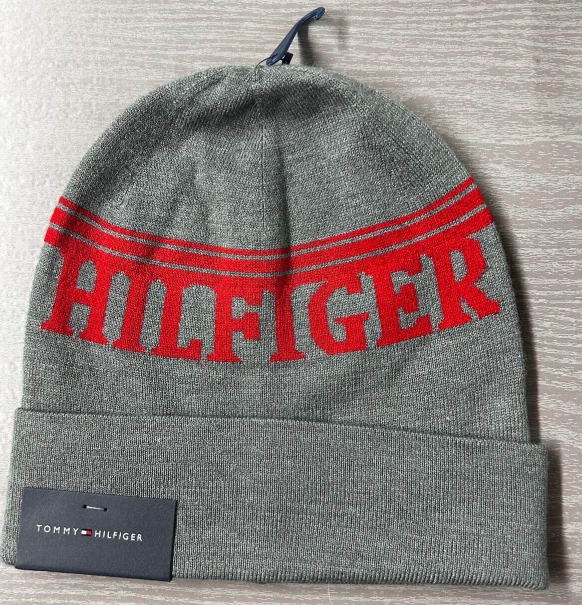 TOMMY HILFILGER UNISEX ONE SIZE KNIT GRAY w/ RED STRIPE LOGO BEANIE HAT