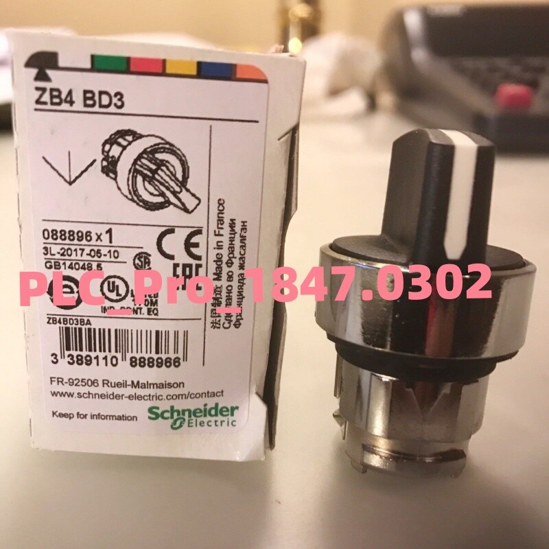 ZB4BD3 1PCS Selector Switch For Schneider Electric 3 Position ZB4-BD3  Fast ship